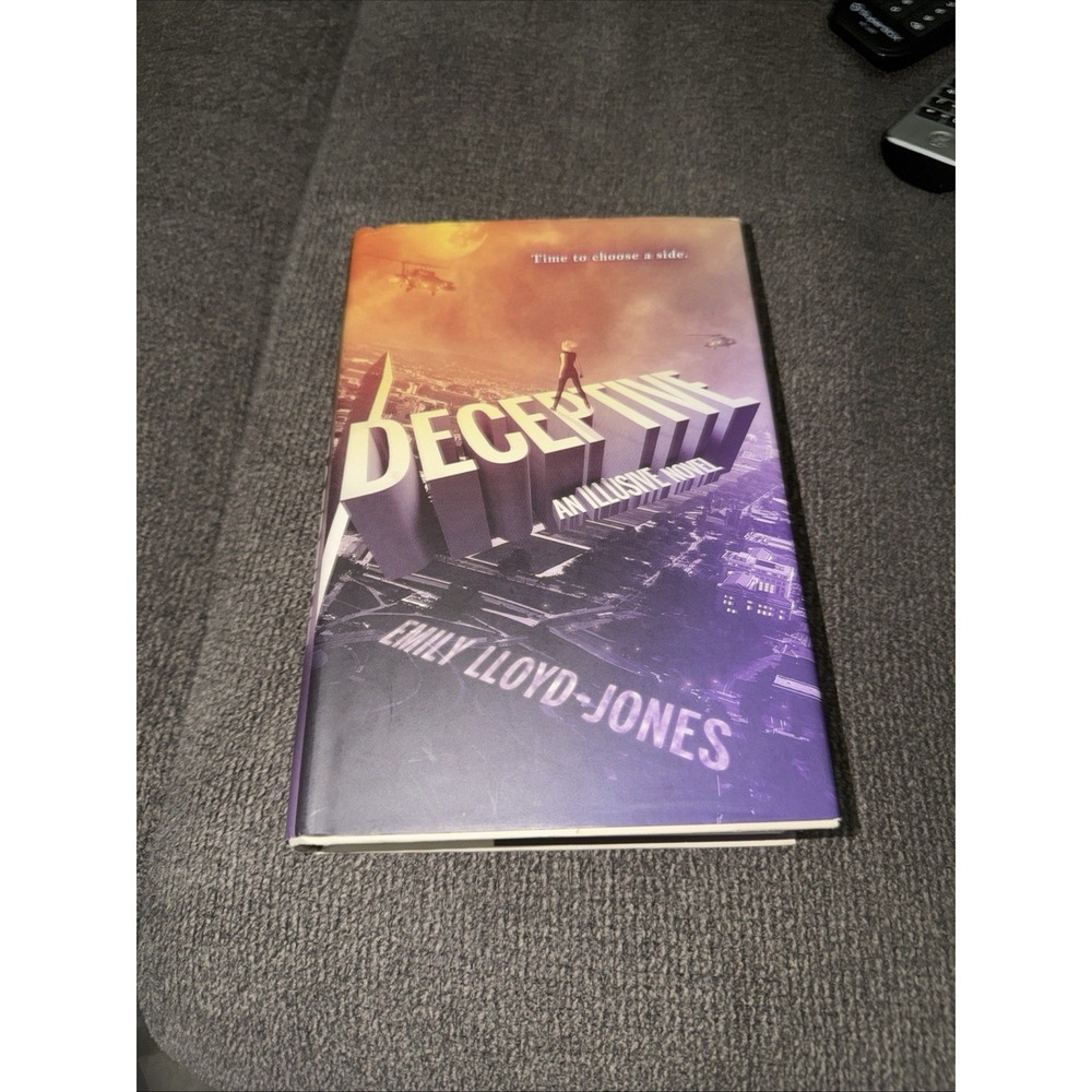 Deceptive: An Illusive Novel by Emily Lloyd-Jones 2015 Hardcover U.S.A.  Box C